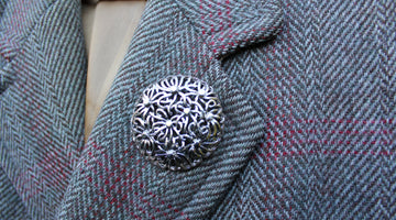 What makes a good coat brooch?