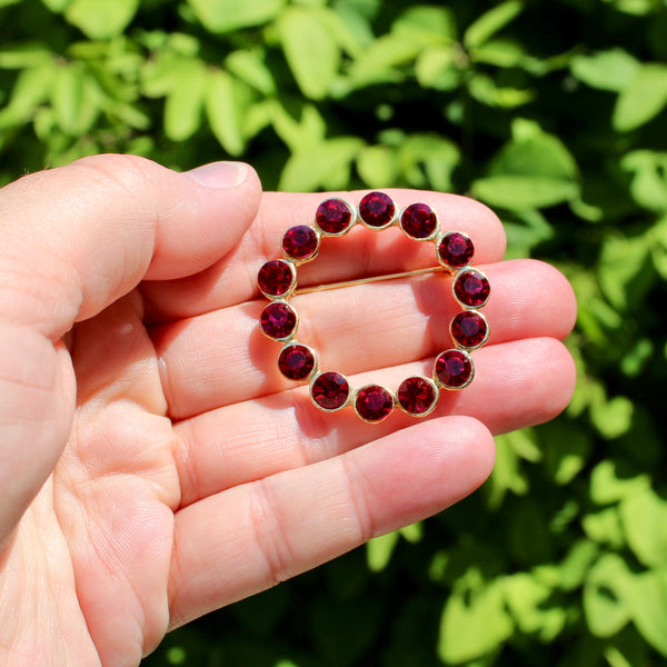 Red Wreath Brooch