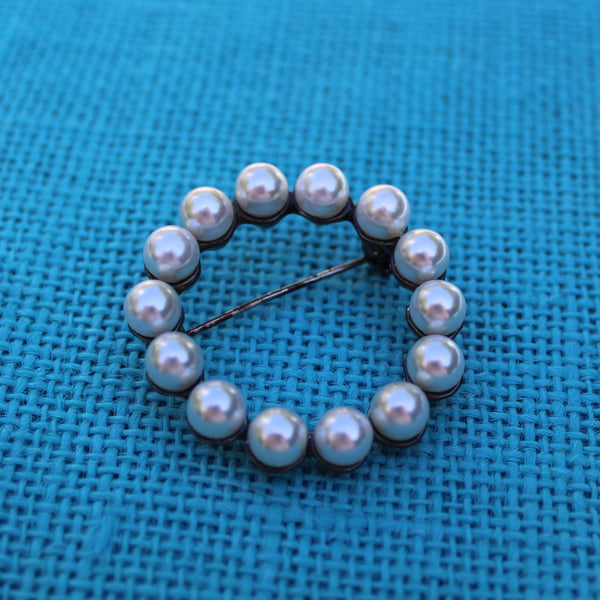 Silver Pearl Wreath Brooch