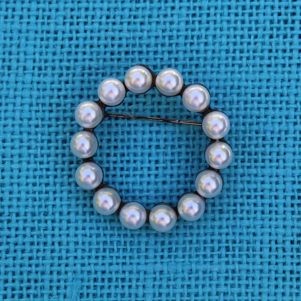Silver Pearl Wreath Brooch