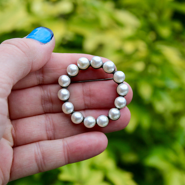 Silver Pearl Wreath Brooch