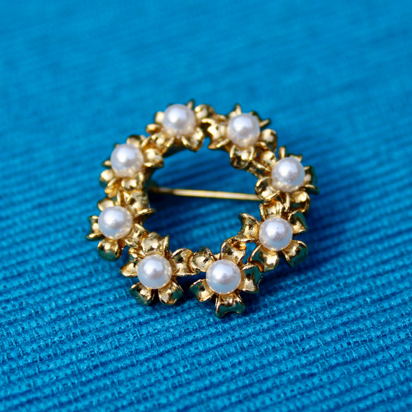 Pearl and Gold Wreath Brooch