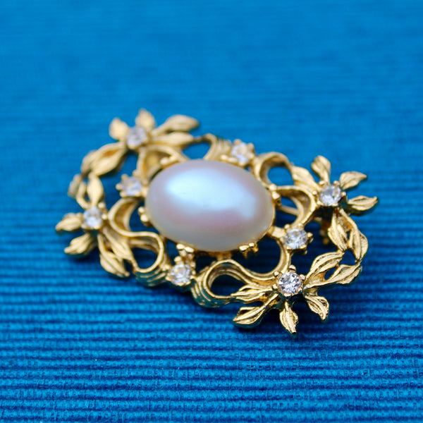 Pearl in Ribbons Brooch