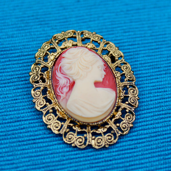 Framed Cameo Antique Gold Brooch