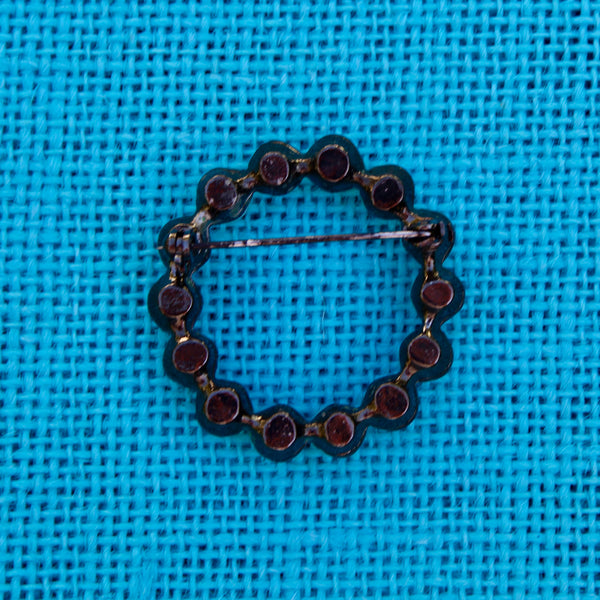 Dark Silver Pearl Wreath Brooch