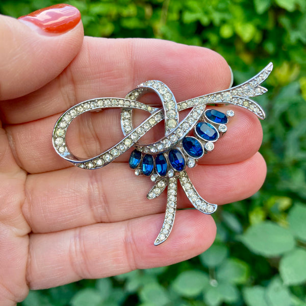 1950s Rhinestone Flourish Brooch