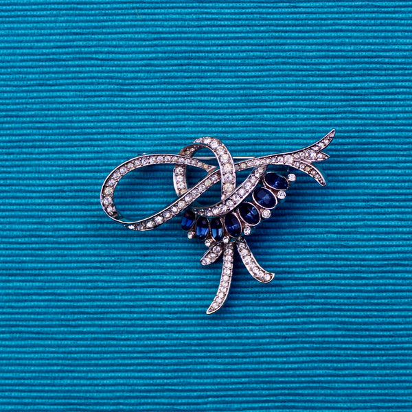 1950s Rhinestone Flourish Brooch