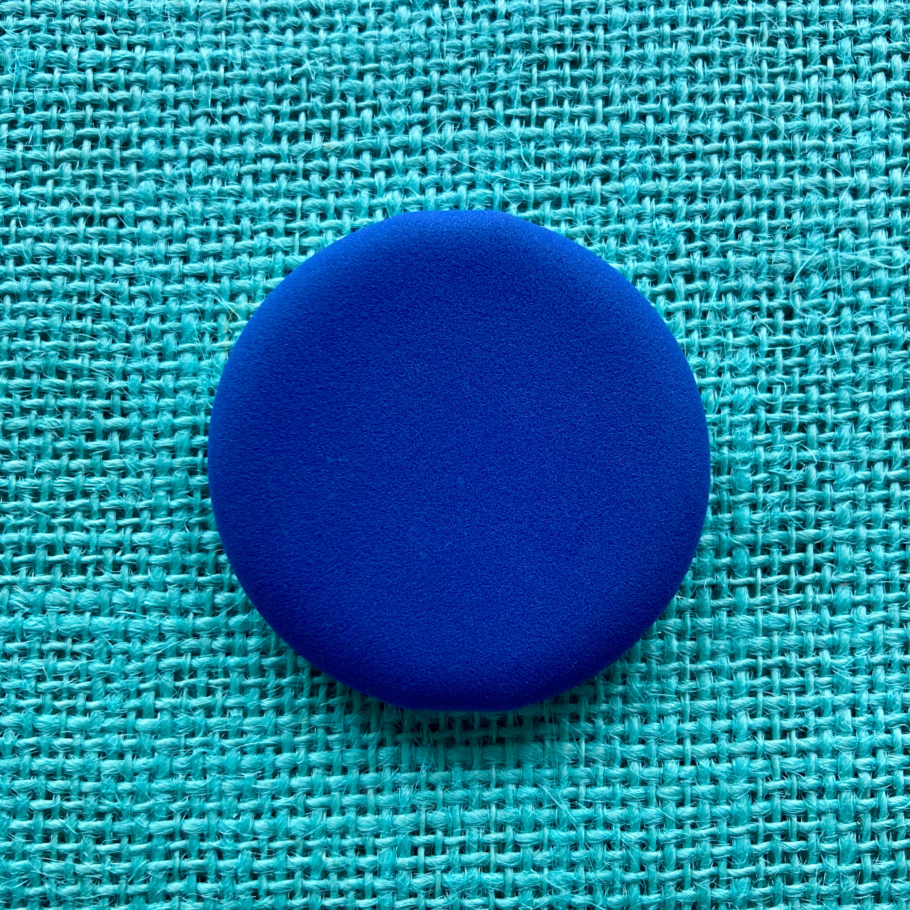Brooch Sponge