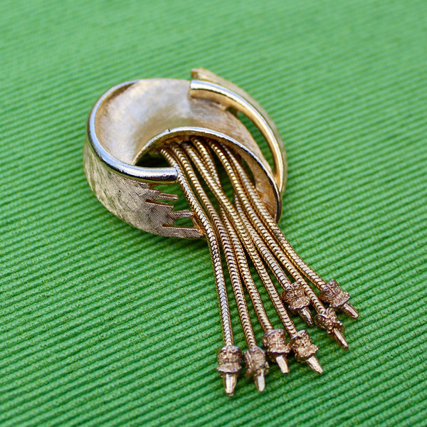 Unsigned Gold Chain Brooch