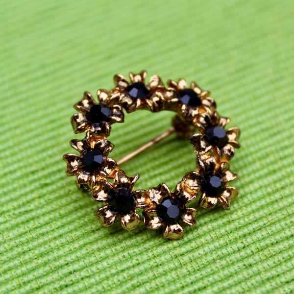 Black Antique Gold Wreath Brooch