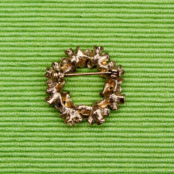 Black Antique Gold Wreath Brooch