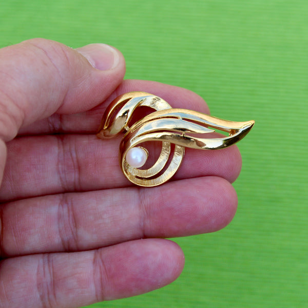 Pearl Twist Stripe Brooch