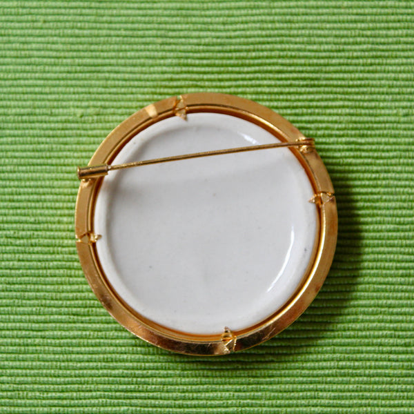 Romantic Couple French Porcelain Gold Kneeling Brooch