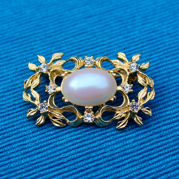 Pearl in Ribbons Brooch