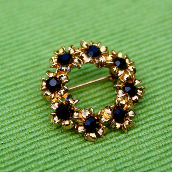 Black and Gold Wreath Brooch