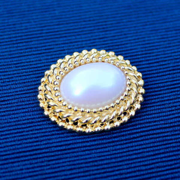 Faux Pearl Oval