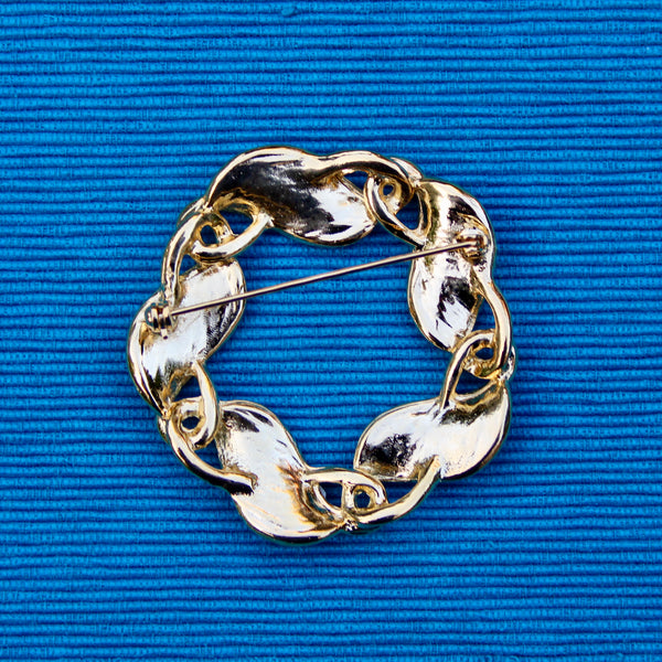 Gold Wreath Brooch