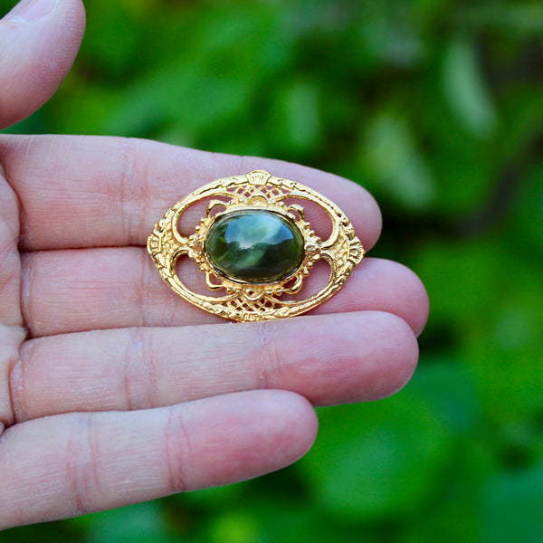 Gothic Oval Green Gold