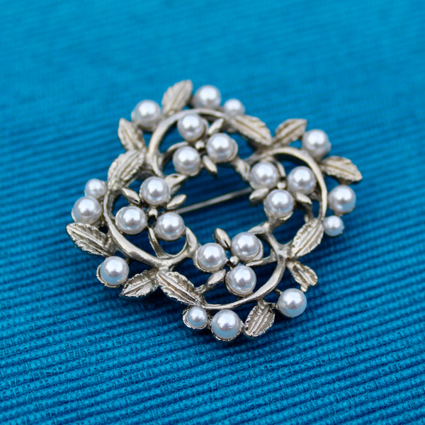 Silver Pearl Wreath