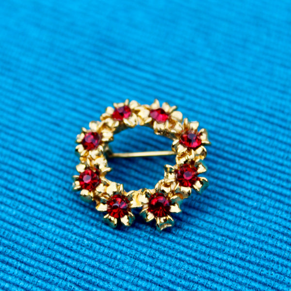 Red and Gold Wreath Brooch