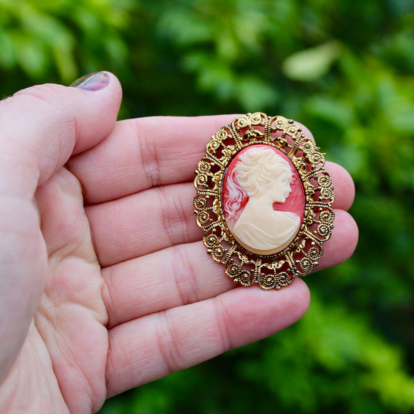 Framed Cameo Antique Gold Brooch