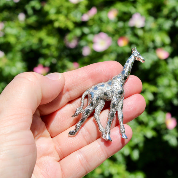 Dark Silver Giraffe Brooch