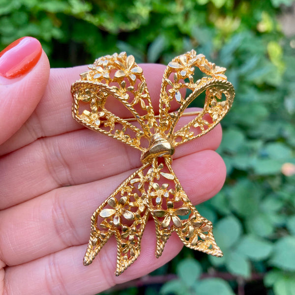 Floral Filigree Gold Bow Brooch