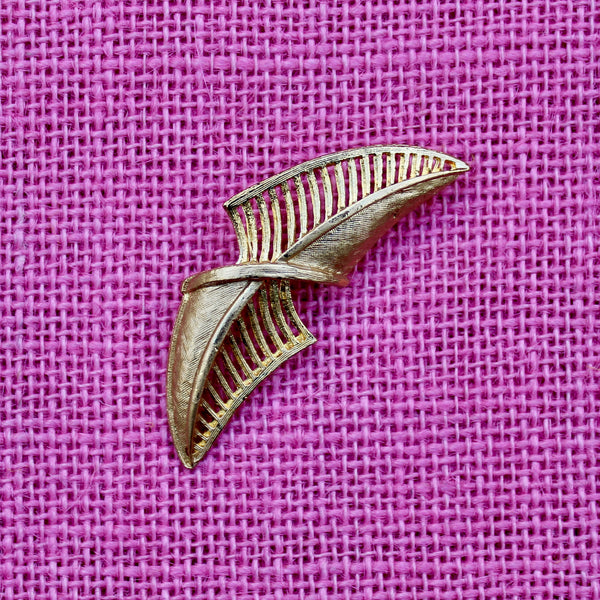 Gold Twist Brooch