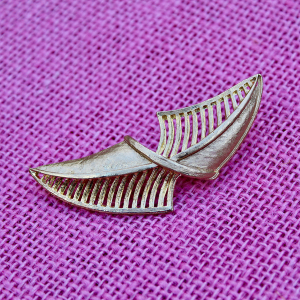 Gold Twist Brooch